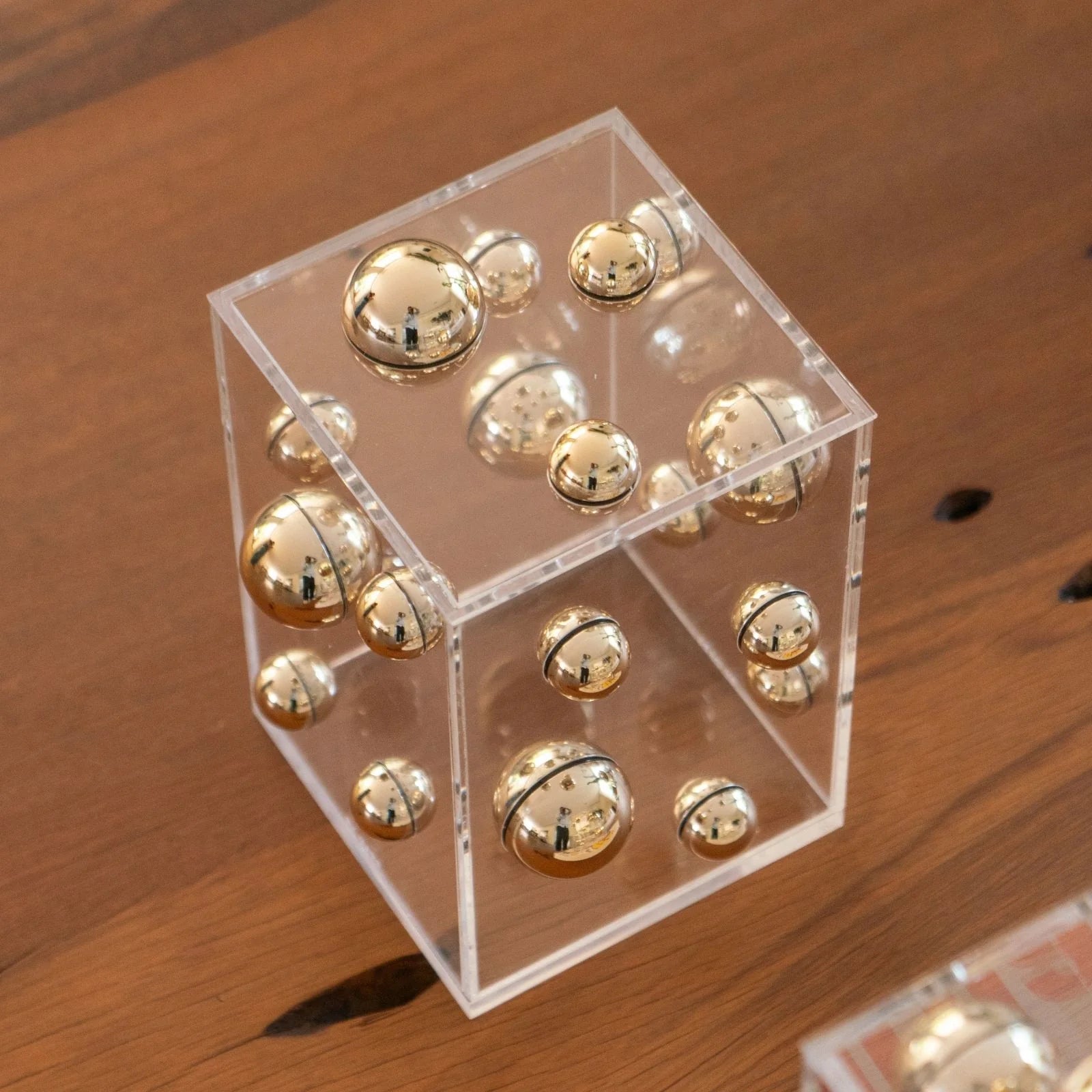 escultura match gold