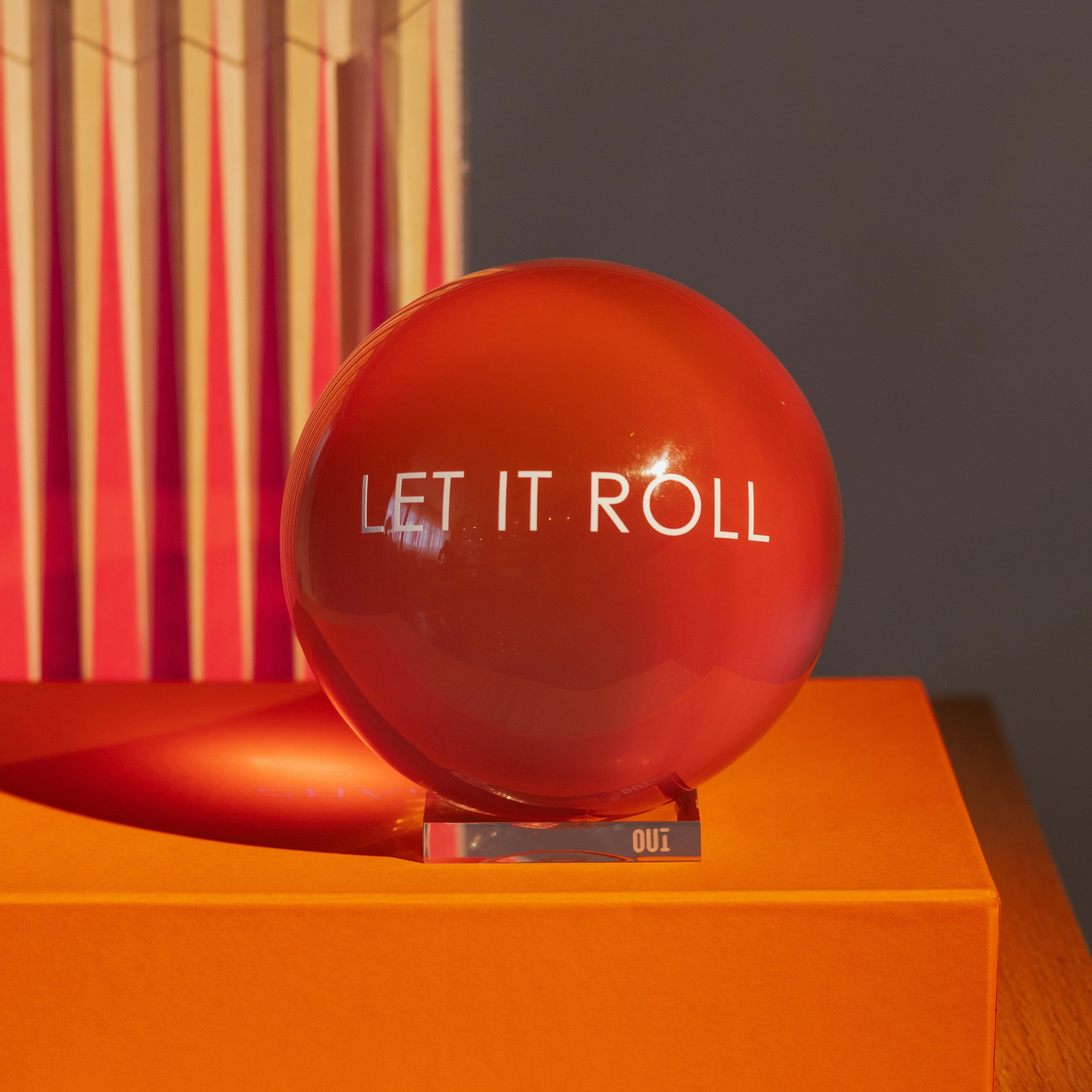 escultura secret orb rosa g