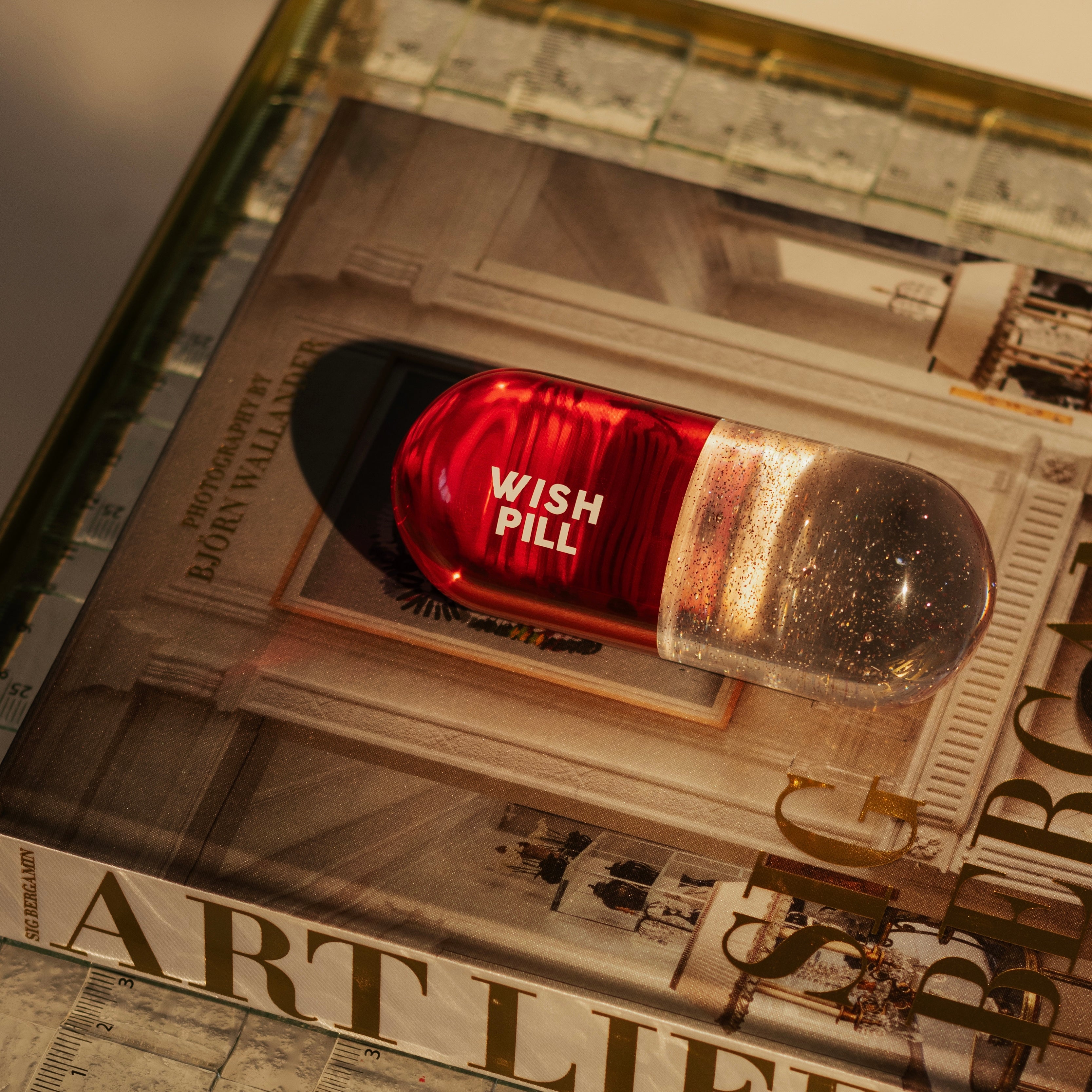 escultura glitter pill - wish