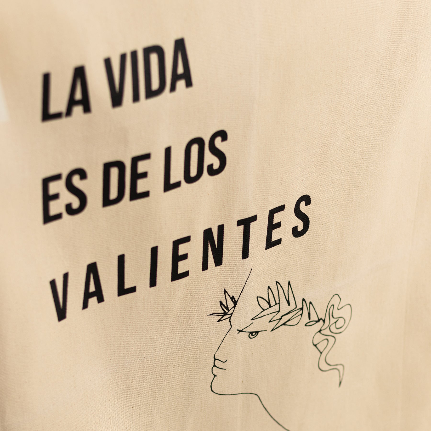 bandeira la vida es de los valientes