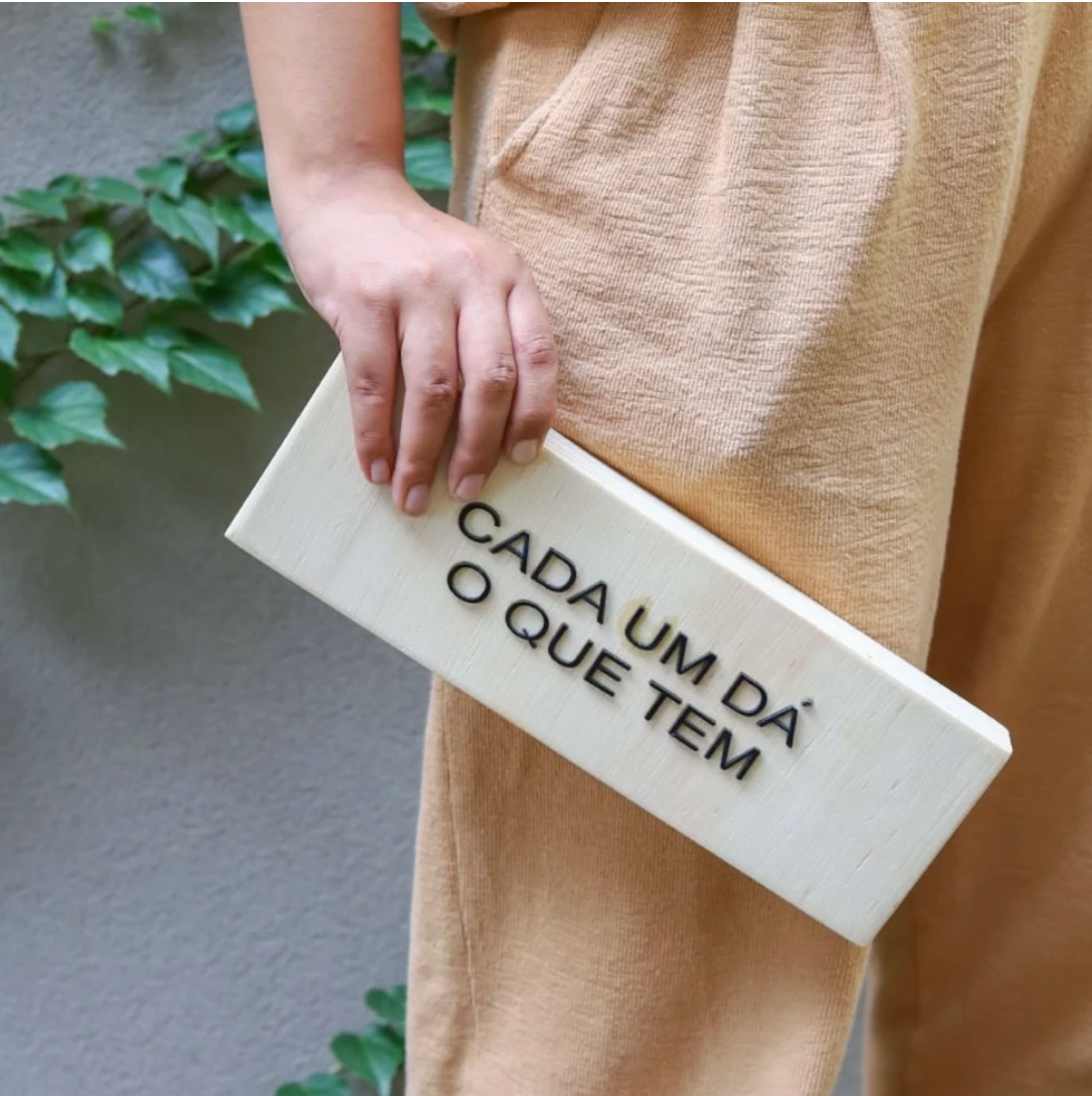 bloco pinus cada um dá o que tem