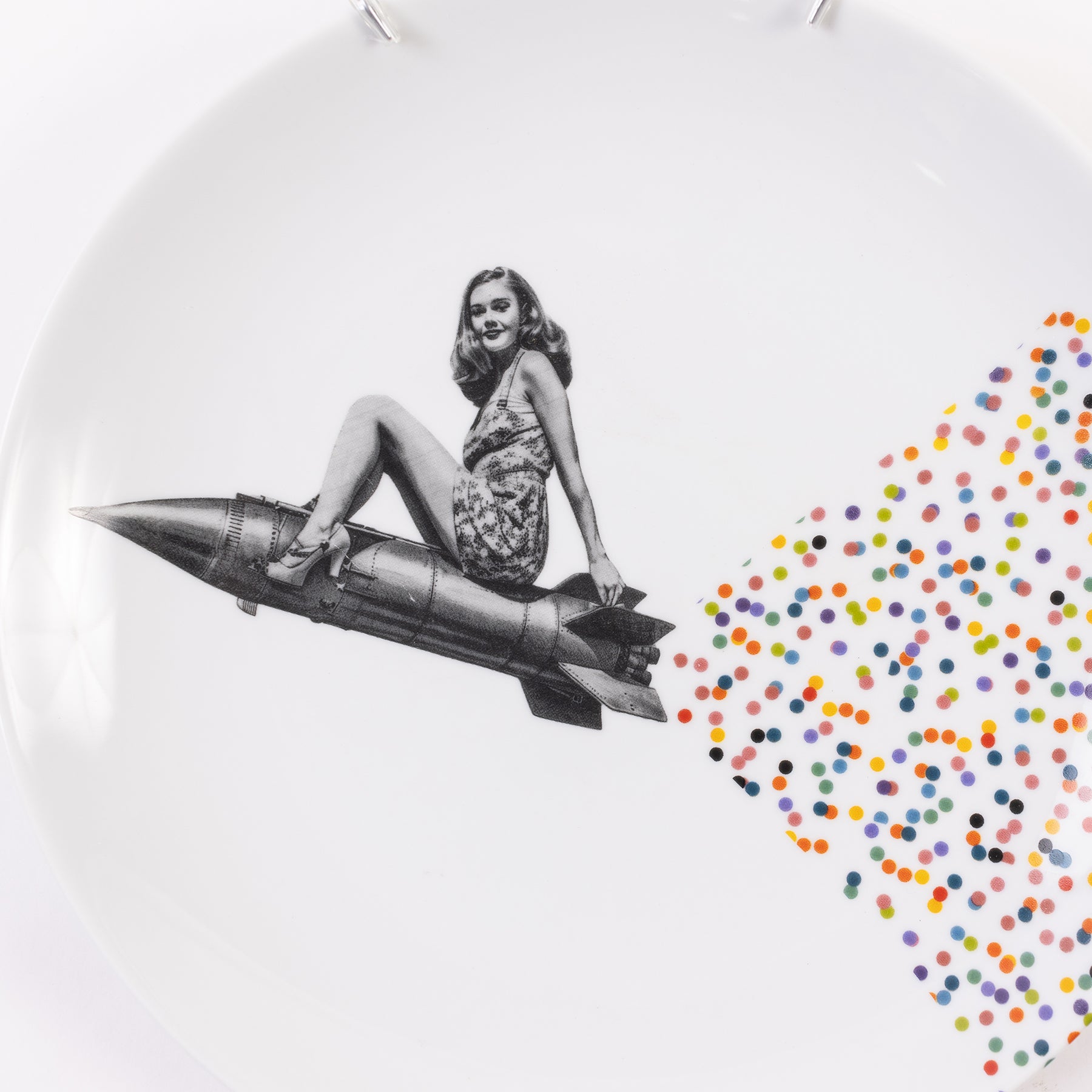 pratos mulher foguete