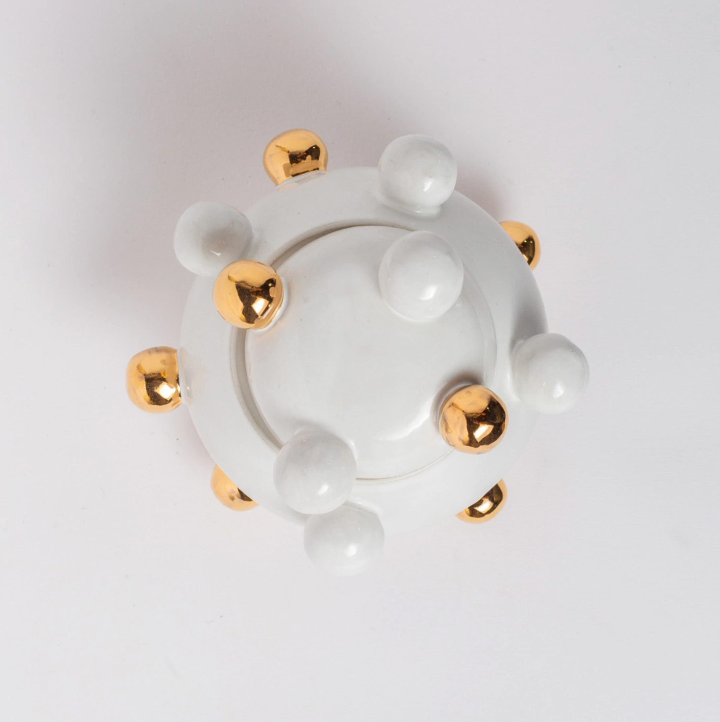 caixinha bruxelas ouro alternado branco